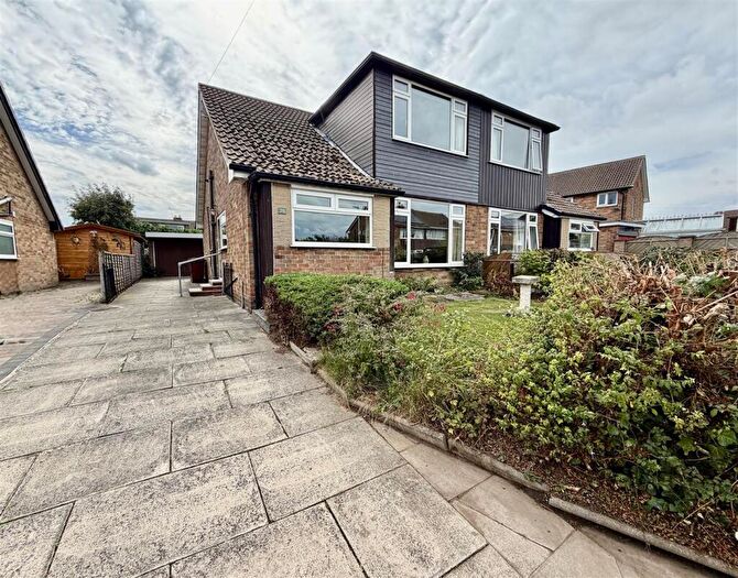 3 Bedroom Semi Detached House For Sale In Westway, Garforth, Leeds, LS25