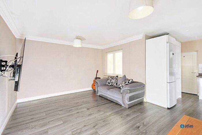 1 Bedroom Flat For Sale In Minehead Road, Aigburth, L17