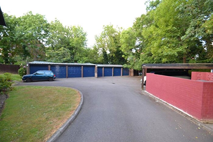 2 Bedroom Flat To Rent In Broadhurst Avenue, Edgware, Greater London, HA8