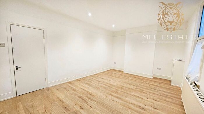 2 Bedroom Flat To Rent In Brownhill Road, London, SE6
