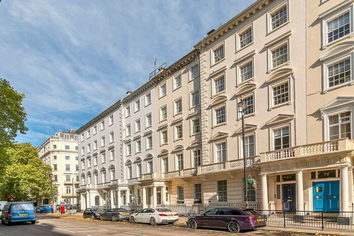3 Bedroom Flat To Rent In Eccleston Square, Victoria, London, SW1V