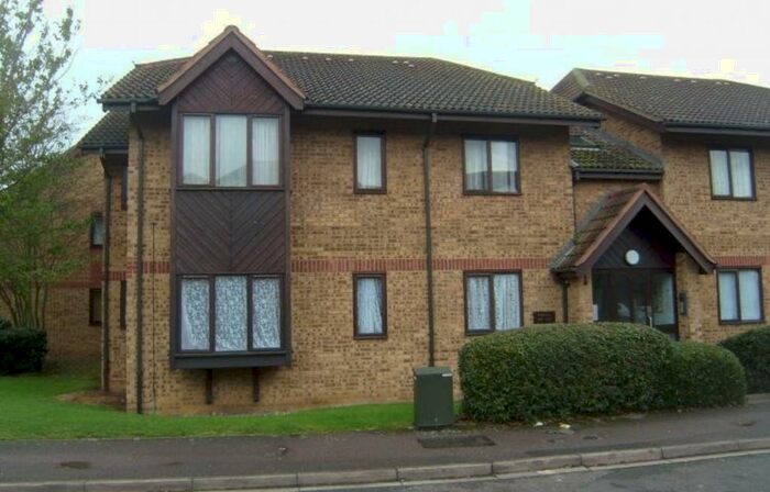 1 Bedroom Ground Flat To Rent In Redwood Grove, Bedford, MK42