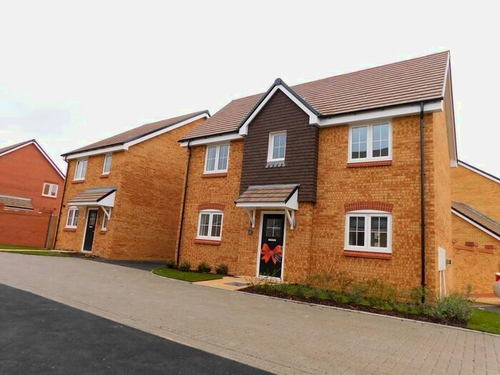 3 Bedroom Detached House To Rent In Fruit Bat Lane, Reading RG31