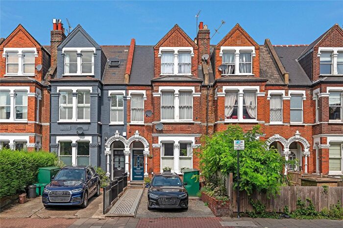 2 Bedroom Flat For Sale In Earlsfield Road, London, SW18