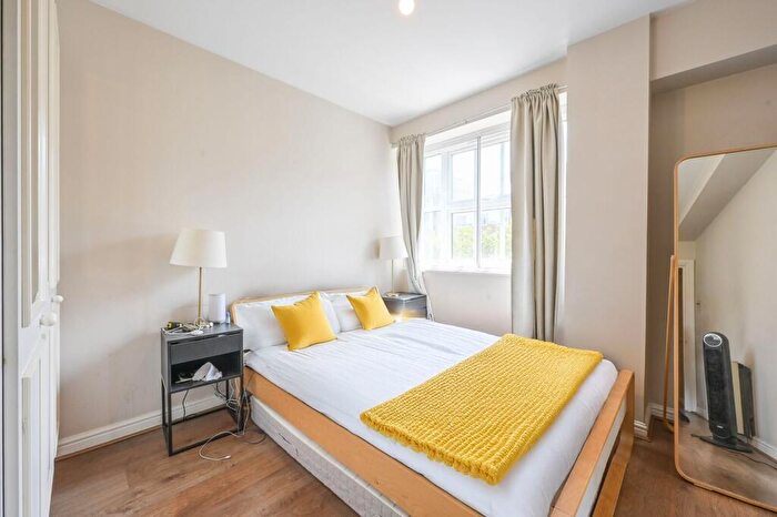 1 Bedroom Flat To Rent In Cartwright Street, Wapping, London, E1