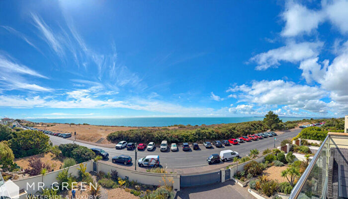 3 Bedroom Apartment For Sale In Boscombe Overcliff Drive, Bournemouth, BH5