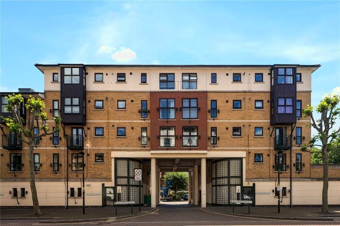 2 Bedroom Flat To Rent In Lancaster Hall, Wesley Avenue, London, E16