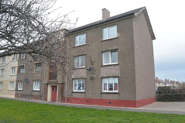 2 Bedroom Flat For Sale In Chisholm Place, Grangemouth, FK3
