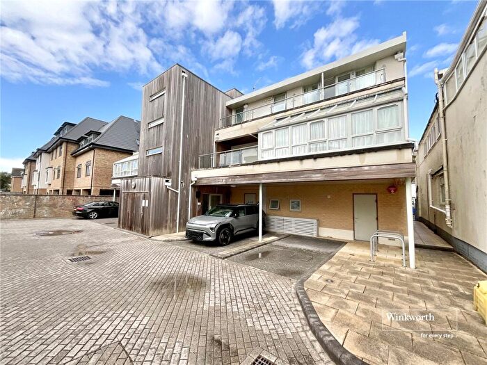 2 Bedroom Apartment For Sale In Lymington Road, Christchurch, Dorset, BH23