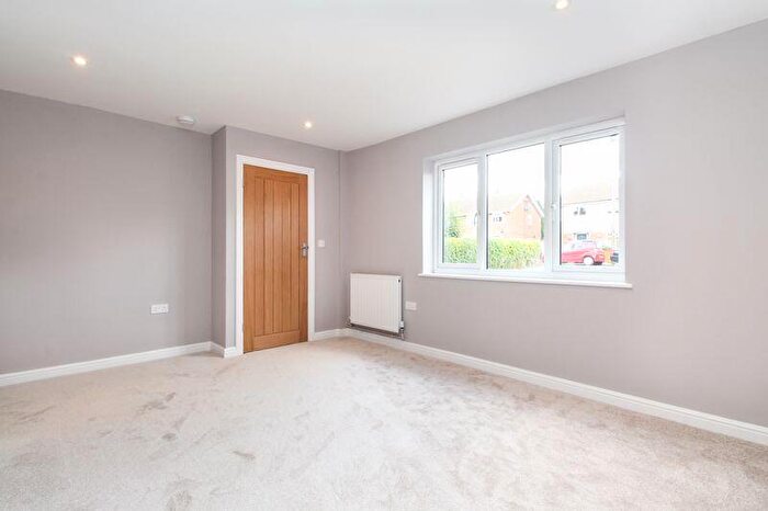 3 Bedroom End Of Terrace House For Sale In Queens Crescent, Clapham, MK41