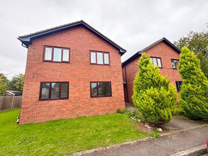 1 Bedroom Flat For Sale In Belvedere Close, Guildford, GU2