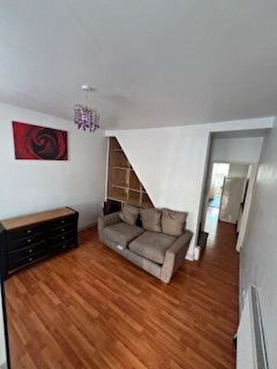 2 Bedroom Terraced House To Rent In Myrtle Road, Hounslow, TW3