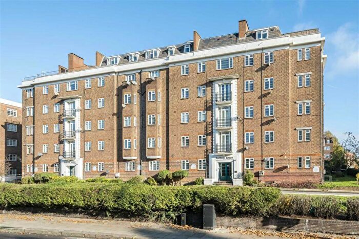 2 Bedroom Flat To Rent In Shoot Up Hill, Cricklewood, NW2
