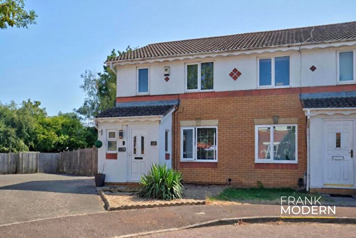 3 Bedroom Semi Detached House For Sale In Beeston Drive, Peterborough, PE2