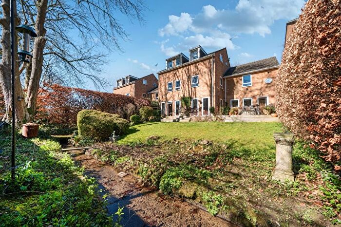 5 Bedroom Detached House For Sale In Charlbury, Oxfordshire, OX7