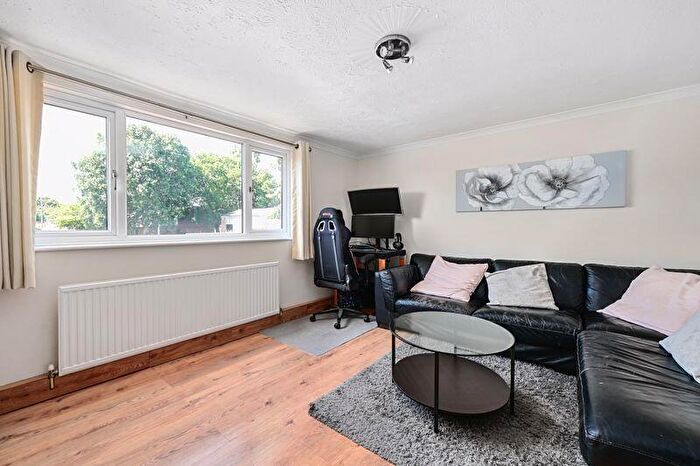 1 Bedroom Maisonette For Sale In Madeira Close, Popley, Basingstoke, RG24