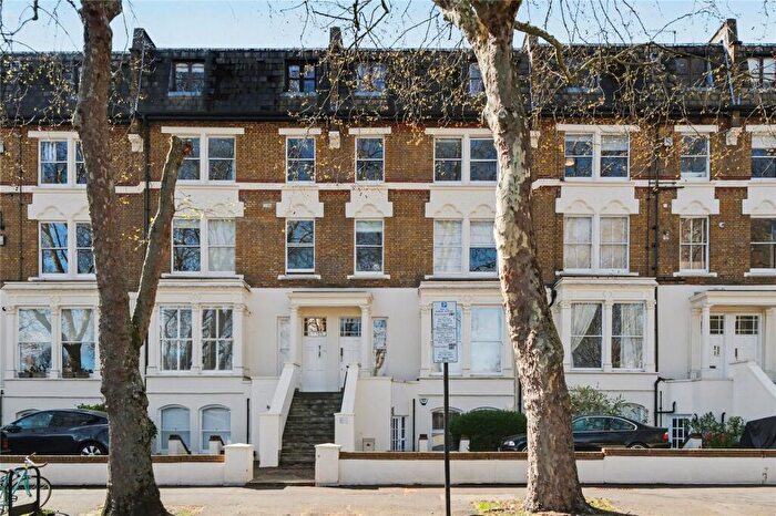 2 Bedroom Apartment For Sale In Highbury New Park, London, N5