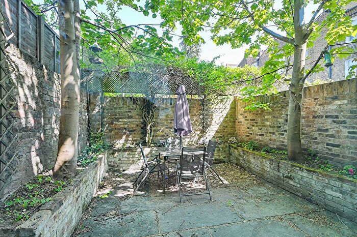 3 Bedroom Property To Rent In Grove Place, Acton, London, W3