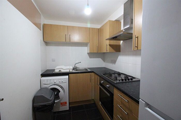 Studio To Rent In (All Bills Inclusive) Hoe Street, Walthamstow, E17