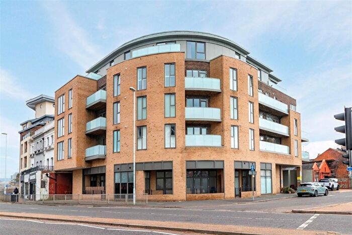 2 Bedroom Flat For Sale In Lennox Road, Worthing, BN11
