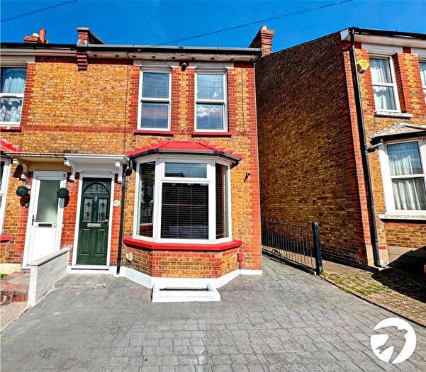 2 Bedroom Semi Detached House For Sale In Sheals Crescent, Maidstone, Kent, ME15