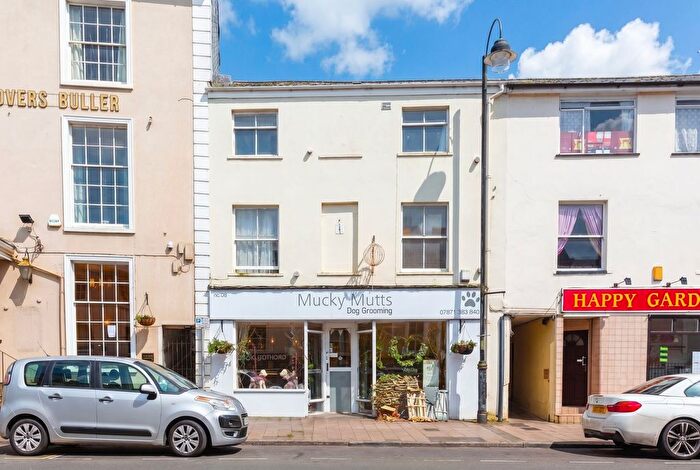 2 Bedroom Flat For Sale In High Street, Crediton, EX17