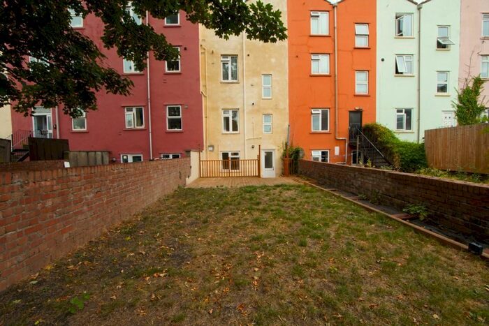 2 Bedroom Maisonette To Rent In City Road, St. Pauls, Bristol, BS2