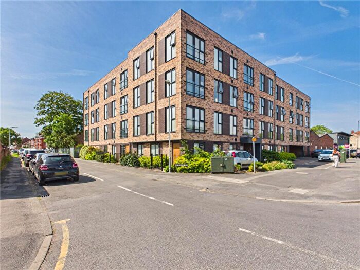 2 Bedroom Apartment For Sale In Higher Road, Urmston, Manchester, Greater Manchester, M41