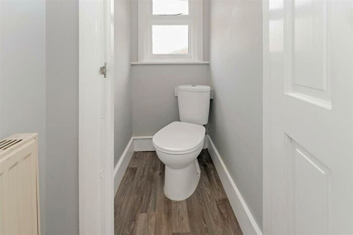 3 Bedroom Terraced House For Sale In The Green, North Chingford, E4