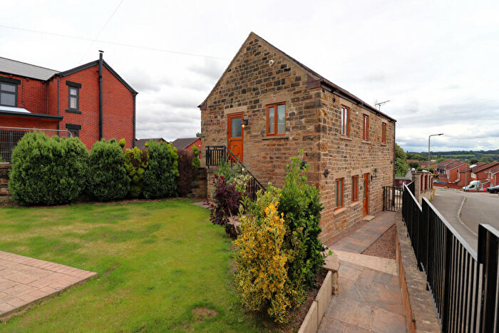 3 Bedroom Barn Conversion For Sale In Whitecross Avenue, Cudworth Barnsley, S72
