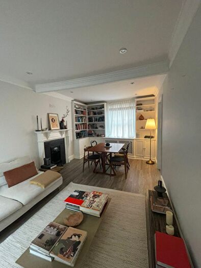 2 Bedroom Flat To Rent In Emperors Gate, London, SW7