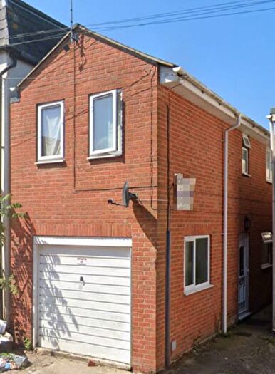 1 Bedroom Flat To Rent In Gorsehill, Swindon, SN2