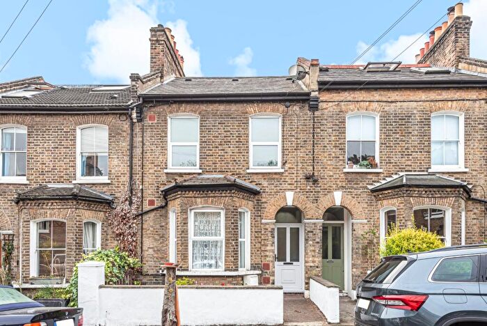 1 Bedroom Flat To Rent In Choumert Road, Peckham, London, SE15