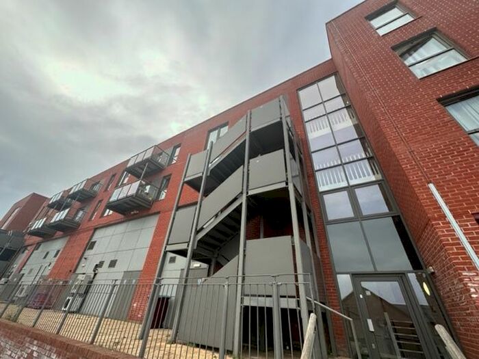 2 Bedroom Flat To Rent In High Street, Upton, Northampton, NN5