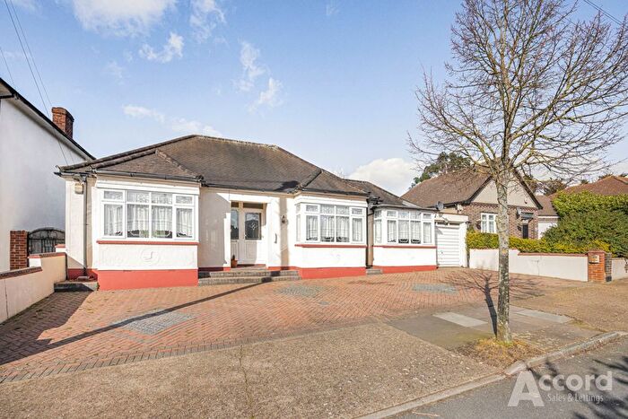 3 Bedroom Detached Bungalow For Sale In Hillfoot Road, Romford, RM5