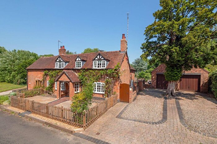3 Bedroom Semi-Detached House For Sale In Old Snitterfield Road, Bearley, CV37