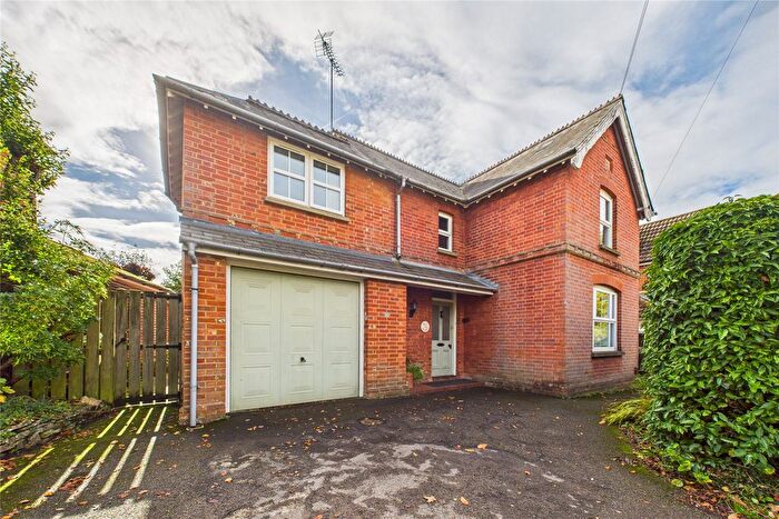4 Bedroom Detached House To Rent In Upper Broadmoor Road, Crowthorne, Berkshire, RG45