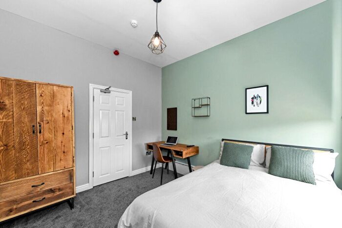 2 Bedroom Flat To Rent In Clarendon Street, City Centre, Nottingham, NG1