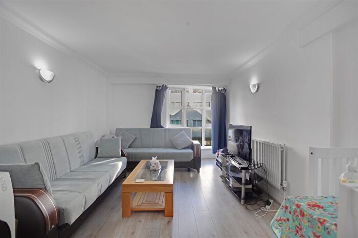 2 Bedroom Flat For Sale In Lisson Grove, London, NW8