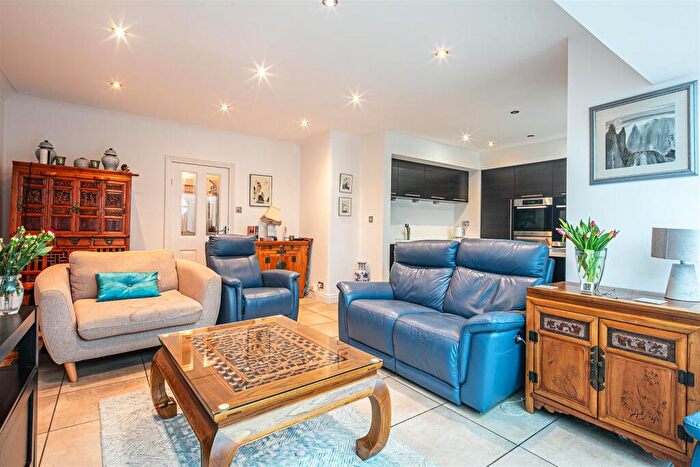 5 Bedroom Detached House For Sale In Bushey Wood Road, Dore, S17
