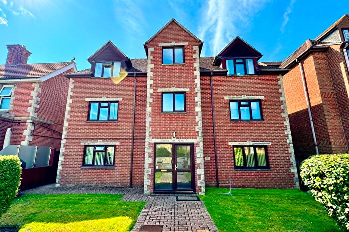 2 Bedroom Flat To Rent In Victoria Avenue, Swanage, BH19