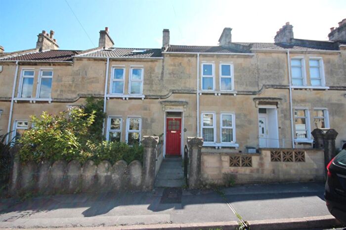 5 Bedroom Terraced House To Rent In West Avenue, BA2