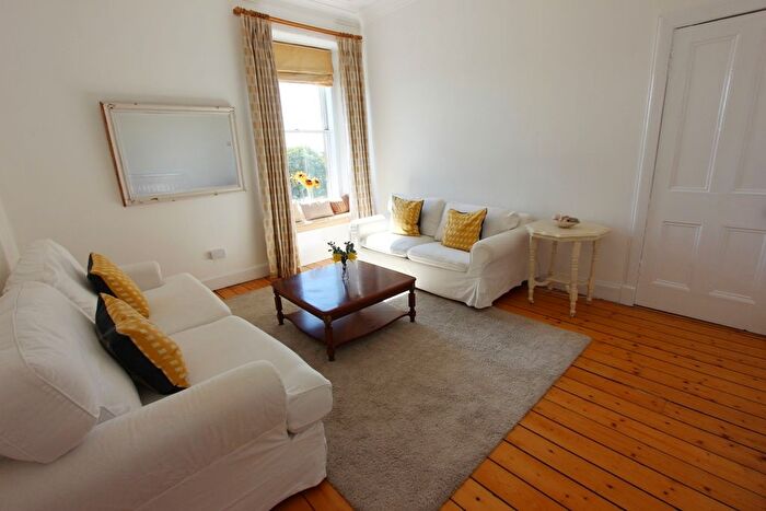 2 Bedroom Flat To Rent In Duke Street, Edinburgh, EH6