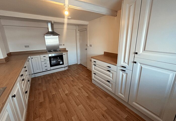 4 Bedroom Semi-Detached House To Rent In Green Ln, Thornton Heath, CR7