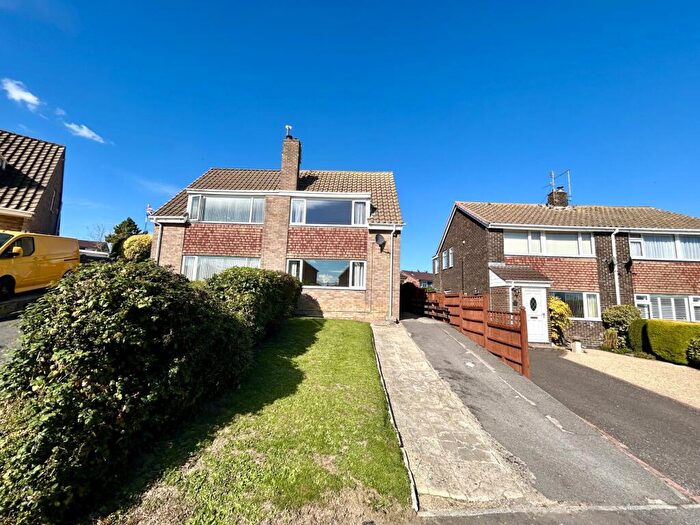 3 Bedroom Semi-Detached House For Sale In St Marys Crescent, Yeovil, BA21