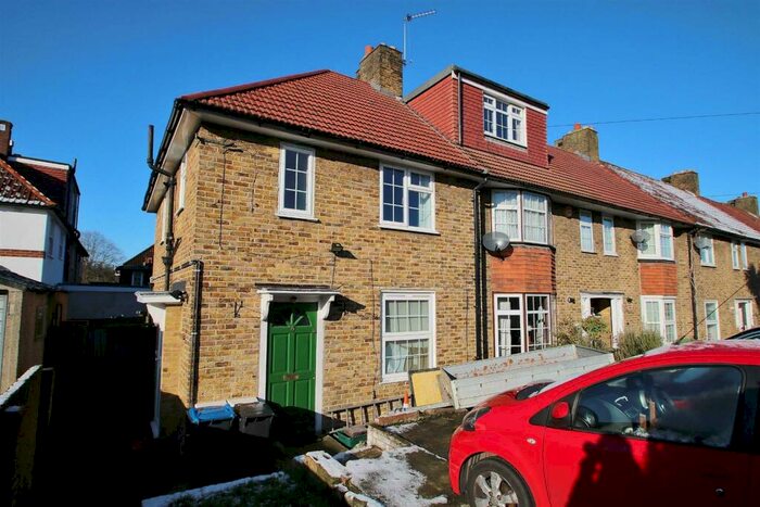 1 Bedroom Flat To Rent In Cerne Road, Morden, SM4