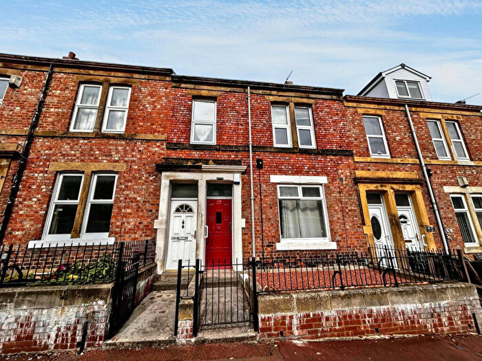 2 Bedroom Flat For Sale In Rodsley Avenue, Gateshead, Tyne And Wear, NE8