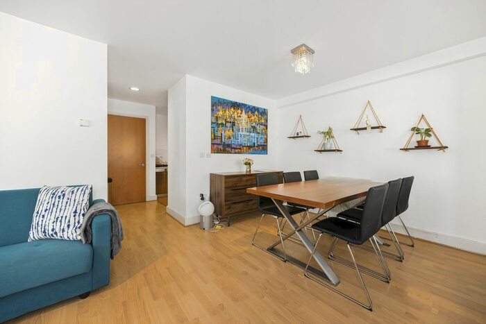 2 Bedroom Flat To Rent In Collington Street, London, SE10
