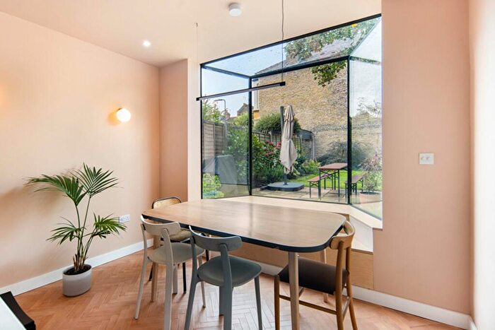 3 Bedroom Terraced House For Sale In Glyn Road, London, E5