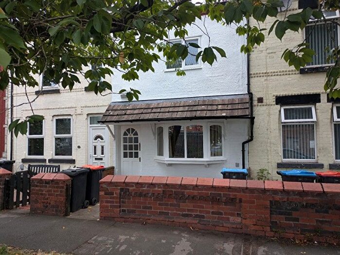 2 Bedroom Property To Rent In Crescent Road, Ellesmere Port, Cheshire., CH65